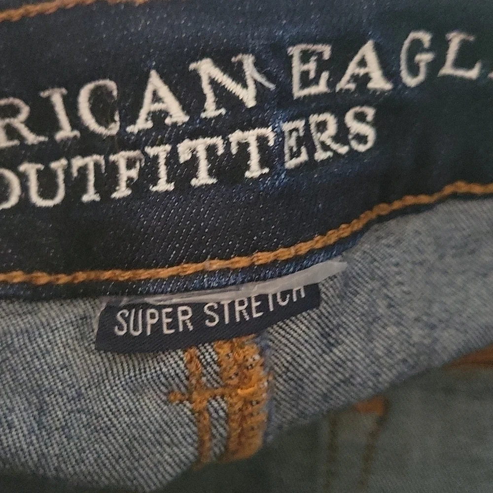 AMERICAN EAGLE High-Rise Shortie Super Stretch Denim Jean Shorts 2. - Picture 4 of 7